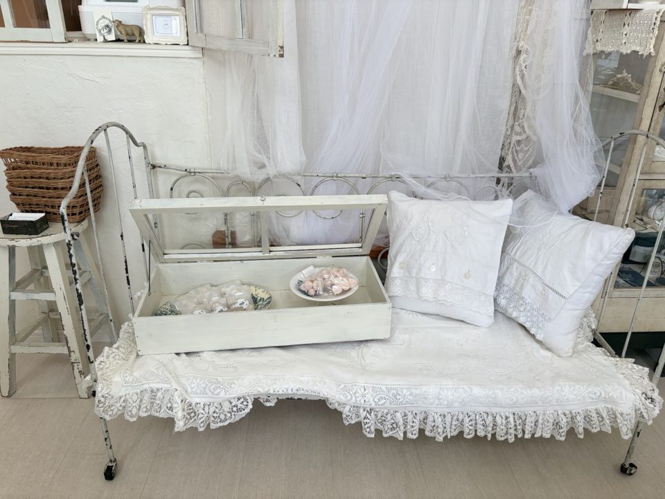 ★「frill(フリル)」名前の通りのかわいいフランスアンティークインテリアが好みのカフェ!@鹿児島県鹿児島市