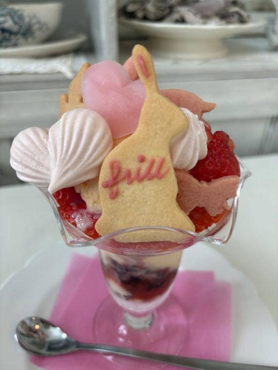 ★「frill(フリル)」限定メニュー いちごのパフェ&ジュースに、チェリーのパンナコッタまで堪能@鹿児島県鹿児島市坂之上
