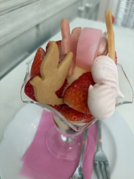 ★「frill(フリル)」限定メニュー いちごのパフェ&ジュースに、チェリーのパンナコッタまで堪能@鹿児島県鹿児島市坂之上