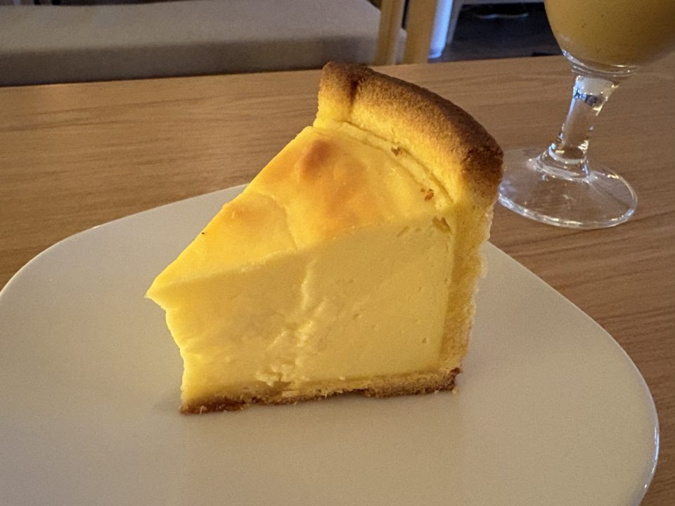 ★フランスの伝統菓子「フラン」と「ハリッサマヨネーズ」のフレンチフライポテト、はちみつのフォカッチャも美味しい!「フロントーサ(Frontosa)」@鹿児島