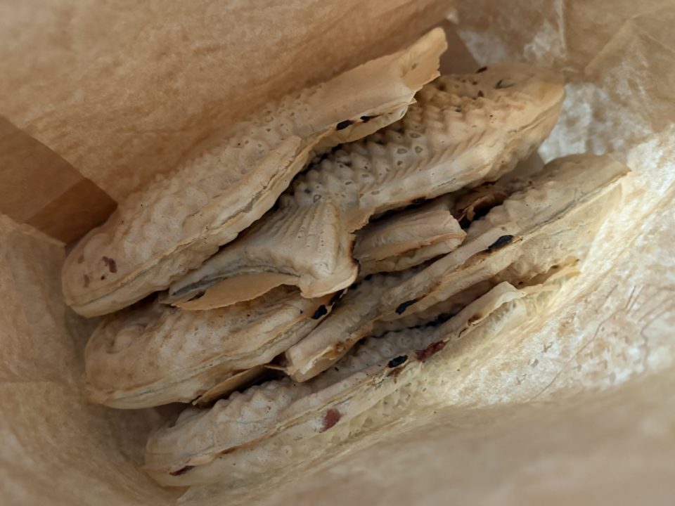 ★1月限定!絶品!たい焼き販売!「甘味ゆい(たいやきやゆい)」@東京都国立市 小豆も買っちゃうよね~