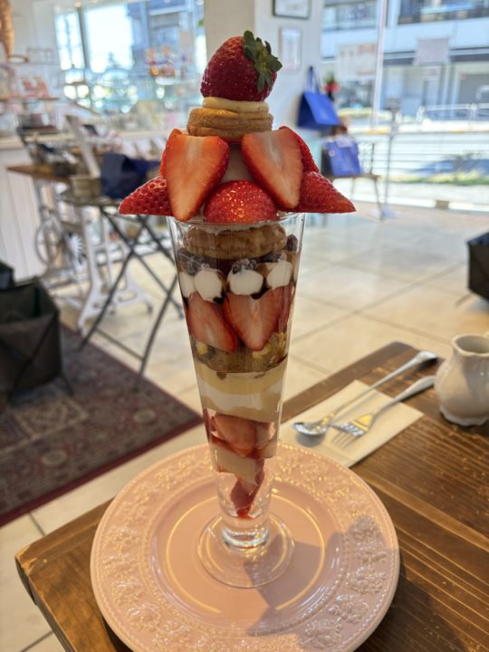 ★数量限定！大人気の苺パフェの季節が今年もやってきた！「Akameru（アカメル）」＠東京都八王子市 ドリンクセット 1月