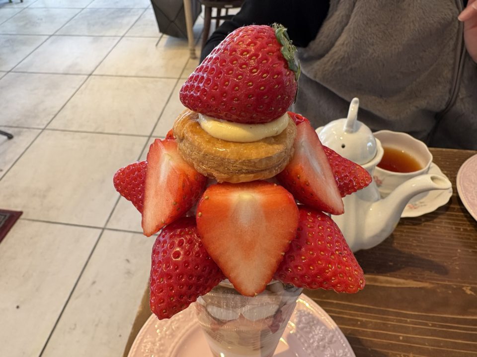 ★数量限定！大人気の苺パフェの季節が今年もやってきた！「Akameru（アカメル）」＠東京都八王子市 ドリンクセット 1月