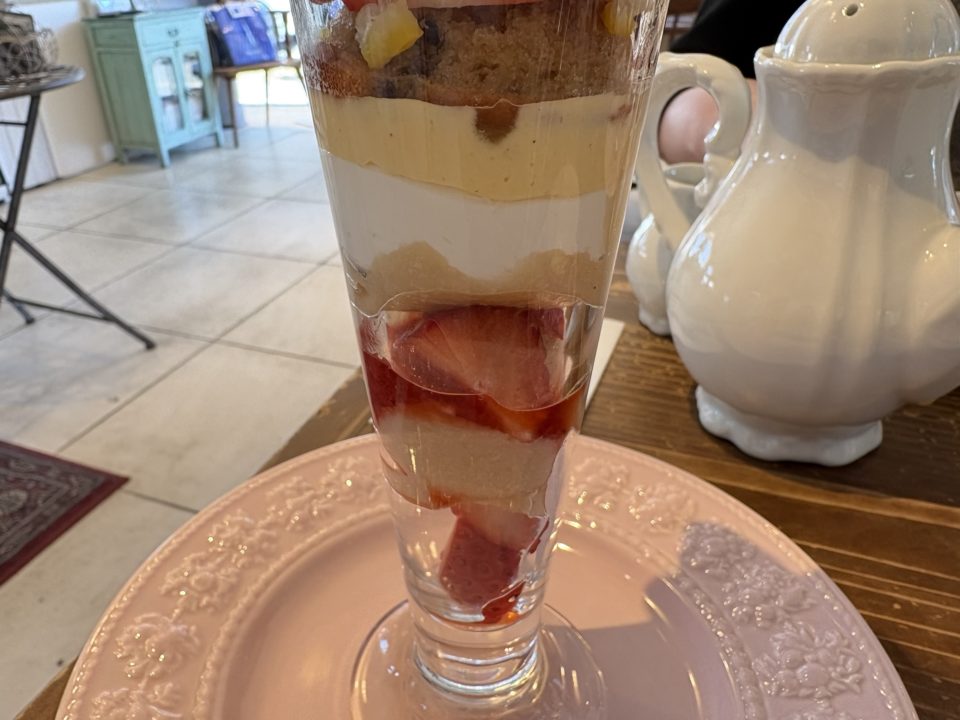 ★数量限定！大人気の苺パフェの季節が今年もやってきた！「Akameru（アカメル）」＠東京都八王子市 ドリンクセット 1月