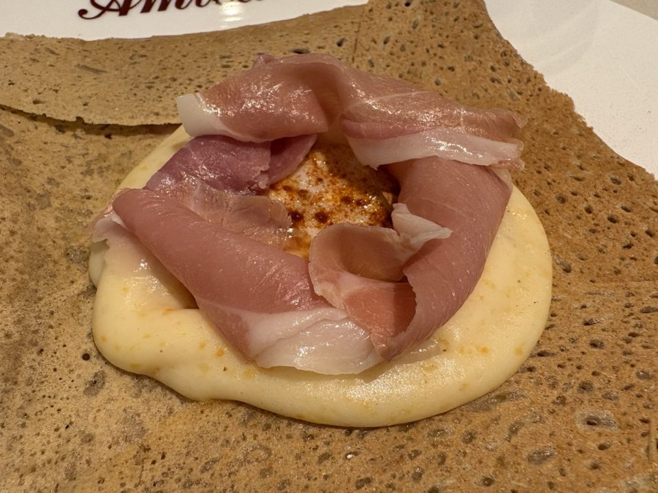 キャラメルブールサレ、蕎麦の花ハチミツ＆トリュフのアイスクリームクレープ！ランチメニュー差額でも食べたい！ブラッスリーアミカル（brasserie amicale）＠東京都立川市