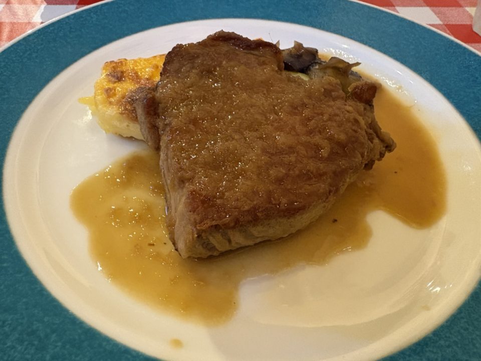 月替わりランチメニュー・霧島ひなもりポークの厚切りステーキ・和栗のパイ包み「ビストロメイクマ（BISTRO MEIKUMA）」@鹿児島県鹿児島市