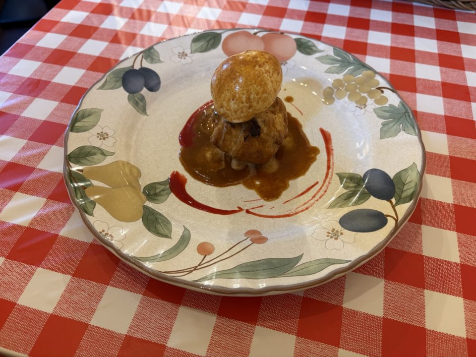 月替わりランチメニュー・霧島ひなもりポークの厚切りステーキ・和栗のパイ包み「ビストロメイクマ（BISTRO MEIKUMA）」@鹿児島県鹿児島市