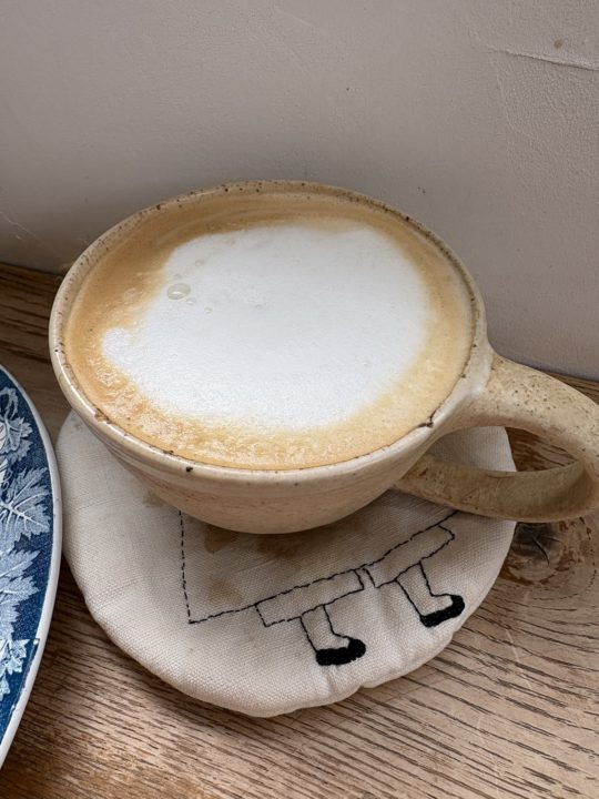 いちごとホワイトチョコのムース・レモンのタルト・ホットカフェラテ 「spoon(スプーン)」@鹿児島県鹿児島市 ケーキ