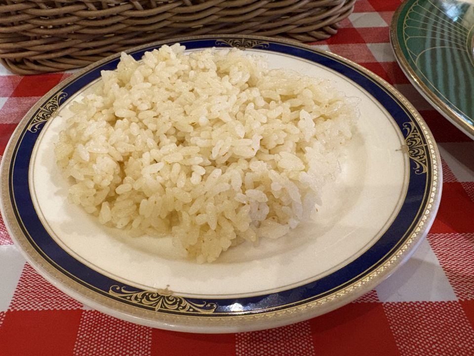 月替わりランチメニュー・鹿児島県産黒毛和牛スネ肉の自家製コンソメスープパイ包み、ノルウェーサーモンのムニエルみかんのブールブラン「ビストロメイクマ（BISTRO MEIKUMA）」@鹿児島県鹿児島市