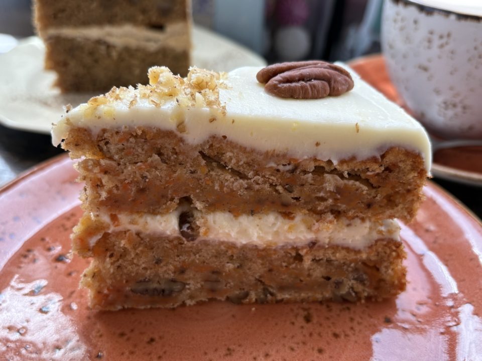 キャロットケーキ・コーヒーとくるみのケーキ・ホットチャイ Northfields（ノースフィールズ）@宮城県仙台市