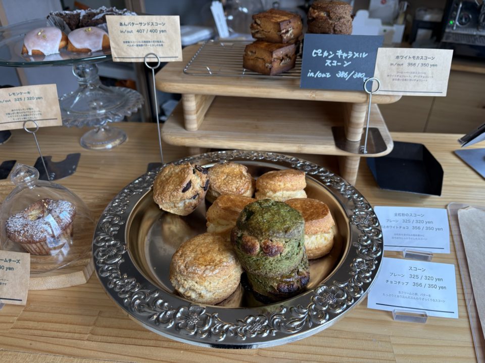 抹茶のバスクチーズケーキ・ムラングルージュ「Ten coffee and bake（テンコーヒーアンドベイク）」＠宮城県多賀城市