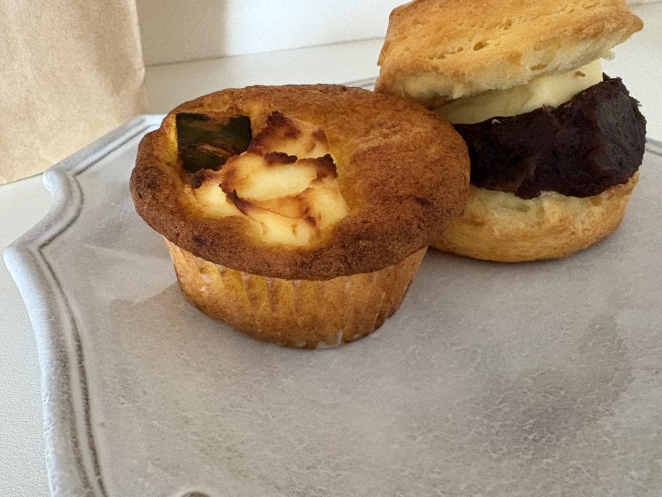 かぼちゃとクリームチーズのマフィン・あんバターサンドスコーン「Ten coffee and bake（テンコーヒーアンドベイク）」＠宮城県多賀城市