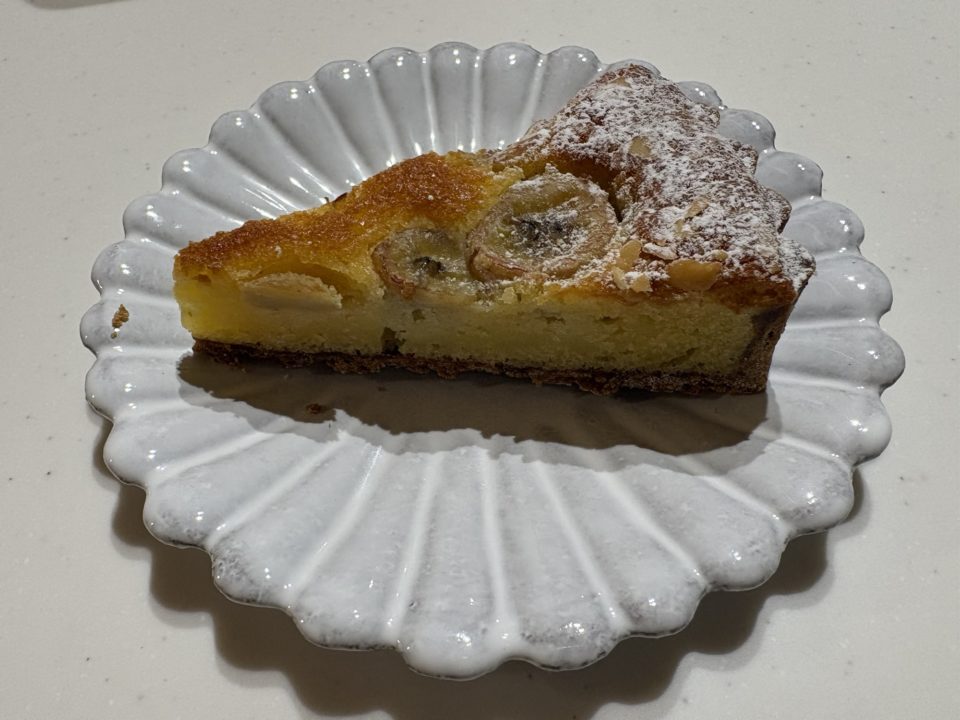 当日分タルトセット／geenie菓子店（ジーニー）@鹿児島 名山 クリスマス 苺・渋皮栗のモンブラン・バナナアーモンド・ベリーのタルト