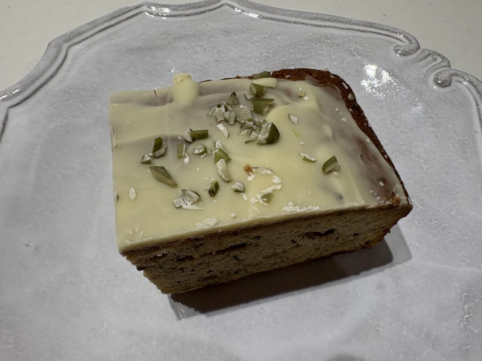 栗と紅茶のスクエアケーキ・フロランタン・ウィークエンドシトロン・キャロットケーキ／スタジヲもみの木@鹿児島県霧島市 メニュー 写真 レビュー 口コミ