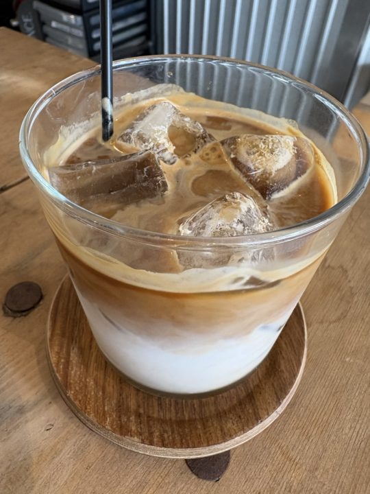 チョコレートテリーヌ・アイスカフェラテ/BLUE BEANS ROASTERY(ブルービーンズロースタリー)@鹿児島 珈琲 コーヒー
