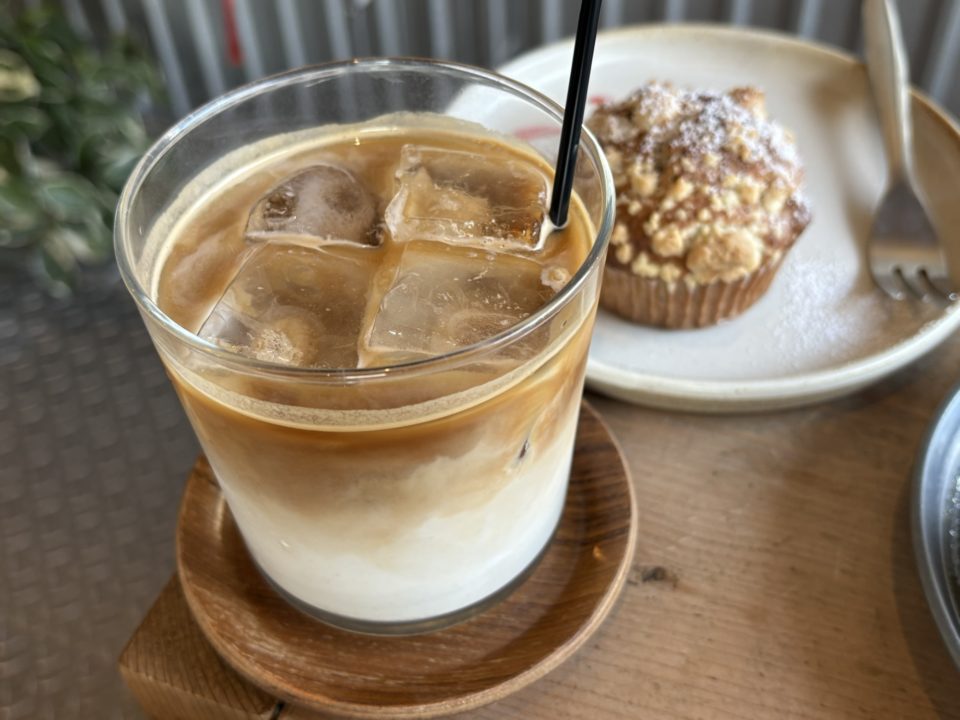 イチジク&アールグレイマフィン・自家製プリン・アイスカフェラテ/BLUE BEANS ROASTERY(ブルービーンズロースタリー)@鹿児島 珈琲 コーヒー