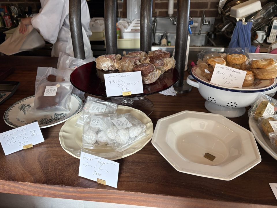 当日分タルトセット/geenie菓子店(ジーニー)@鹿児島 名山 いちご・ショコラモンブラン・バナナ・りんごのタルト バレンタインクッキーバッグも