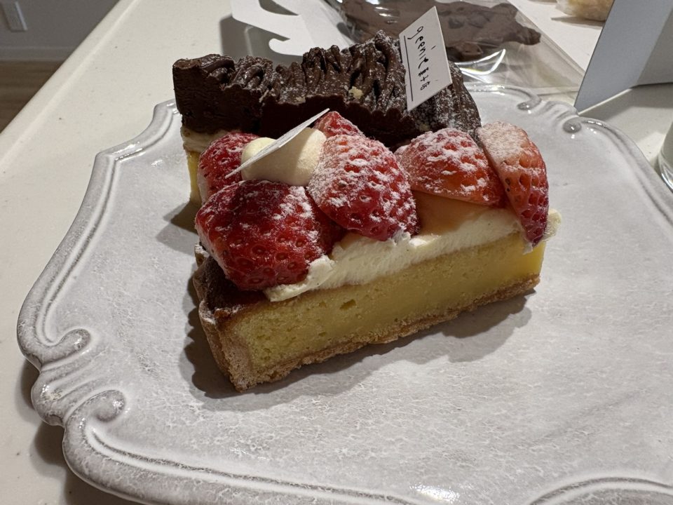 当日分タルトセット/geenie菓子店(ジーニー)@鹿児島 名山 いちご・ショコラモンブラン・バナナ・りんごのタルト バレンタインクッキーバッグも