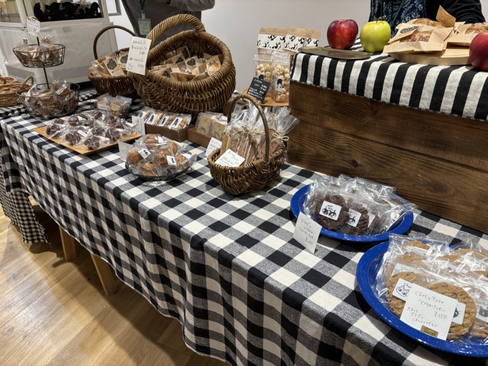 紅ほっぺ苺のタルト・青りんごのタルト／ponrick（ポンリック）@鹿児島 バレンタインマルシェ