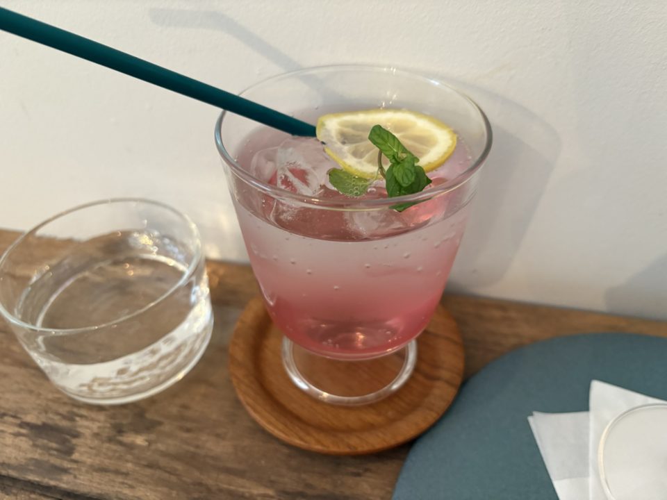 苺のグラスデザート&フィナンシェ・コーディアルシロップ(ラベンダー)アイス/morc(モーク)@宮城県仙台市 3月