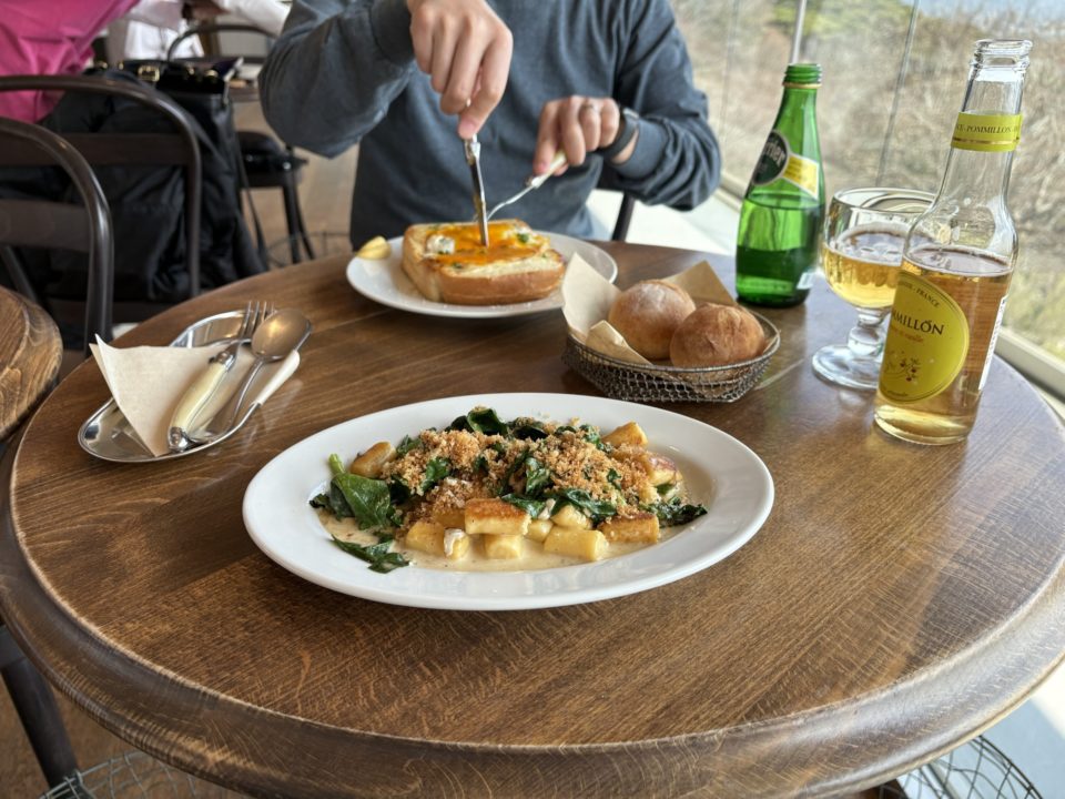 クロックマダム・パリ風ニョッキ・いちじくのパフェ・ポミヨンシードル・ペリエ／Le Roman（ロマン）＠宮城県宮城郡松島町 日本三景