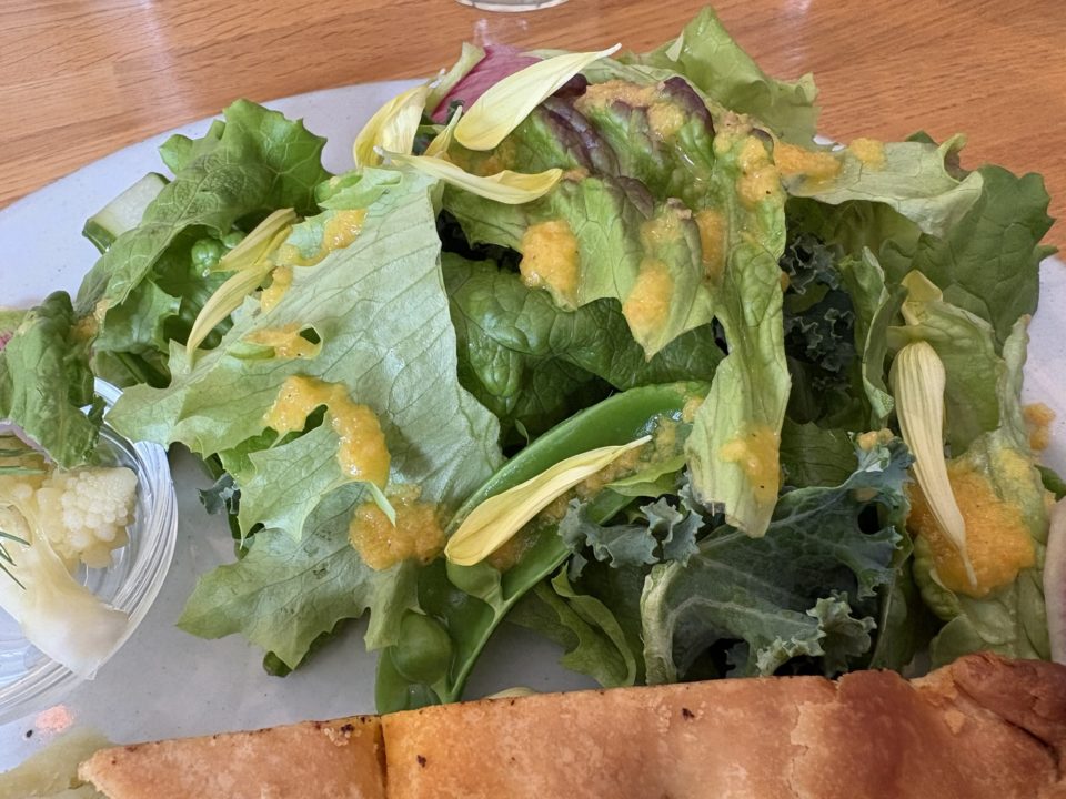 限定メニュー！苺とホワイトチョコのパルフェ・ミートパイのプレート／ククルクク（CUCURUCUCU）@鹿児島県鹿児島市 ランチ 写真