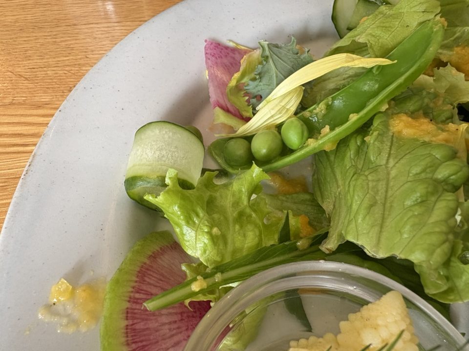 限定メニュー！苺とホワイトチョコのパルフェ・ミートパイのプレート／ククルクク（CUCURUCUCU）@鹿児島県鹿児島市 ランチ 写真