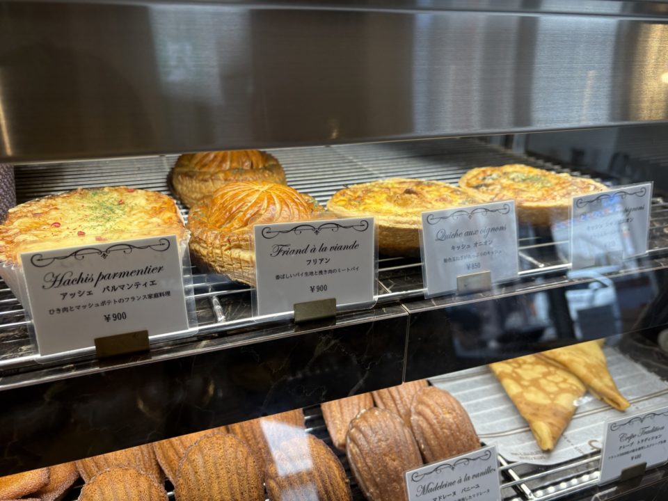 サバランバニーユ・ロレーヌ・ポンヌフ／PATISSERIE LAISSEZ VIBRER（パティスリーレセヴィブレ）」＠宮城県仙台市 VIRON・オーボンビュータン出身パティシエのお店 ケーキ 焼き菓子