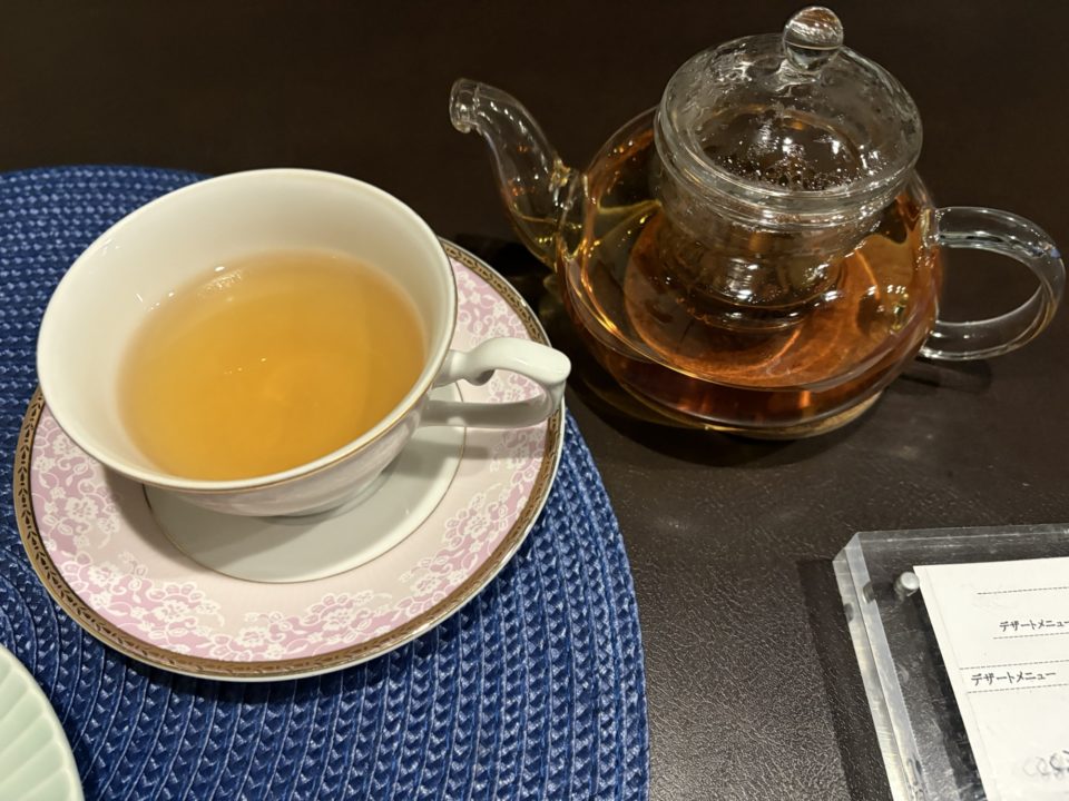 地下のカウンターで芸術的なパフェを楽しむ！Assiette Dessert étonné（アシェット デセール エトネ）宮城県仙台市