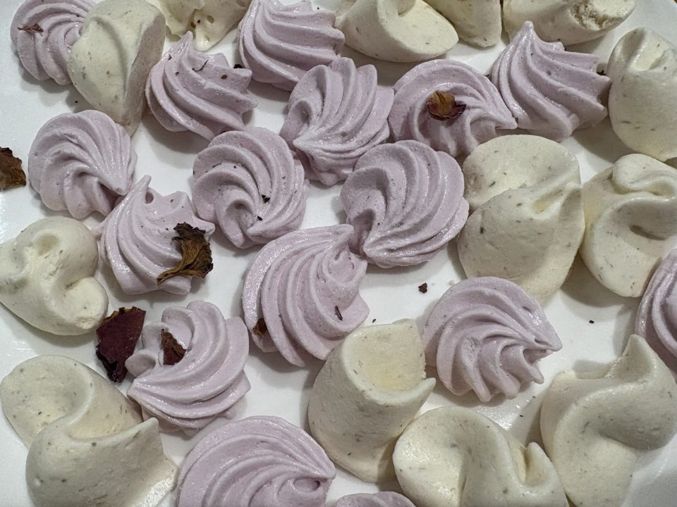 L'atelier à ma façon（ラトリエアマファソン）のテイクアウトスイーツ５選！プレゼント・手土産にも最適！ディアマンSAKURA・和柑橘と桜のパウンドケーキ・ダックワーズ プランタン・メレンゲ（ベルガモットカモミール・ローズフランボワーズ）・パッションフルーツとパイナップルのコンフィチュール