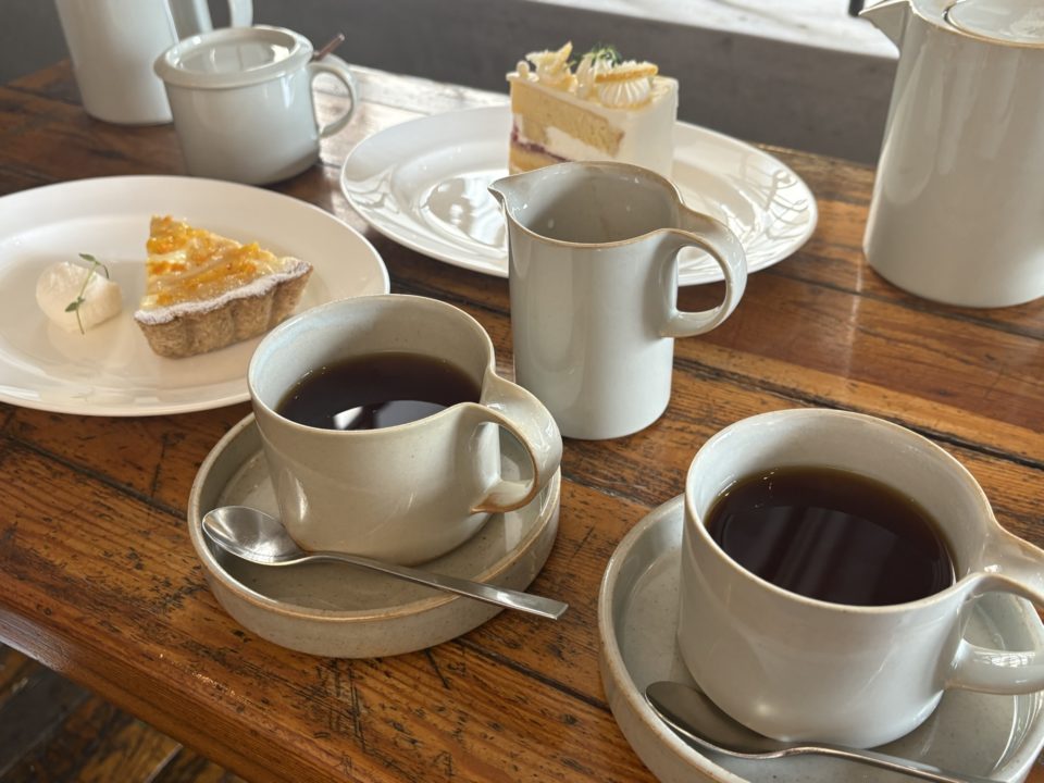 cinq(サンク)北浦和駅からすぐのカフェ オレンジとサワークリームのクラフティ・苺とバナナのレモンショートケーキ・コルタカチャイ/埼玉県さいたま市 4月 スイーツメニュー写真有